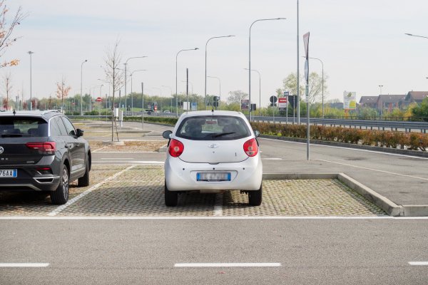 Parquery sends real-time alerts to parking officers when vehicles are wrongly parked