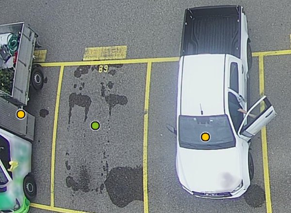 Parquery differentiates oil stains from vehicles
