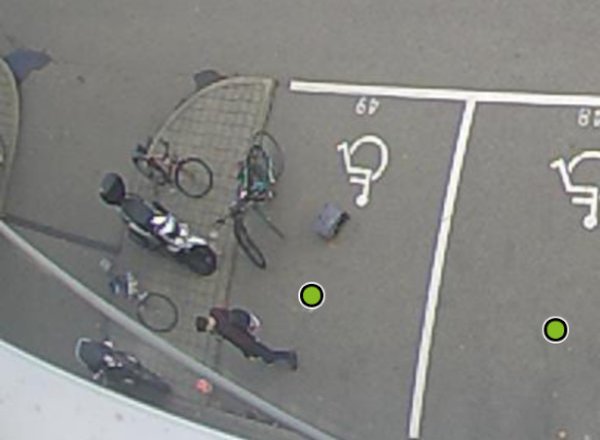 Parquery differentiates random objects on the ground from vehicles