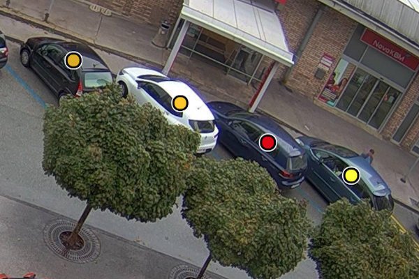 Parquery detects vehicles even with slight tree occlusions